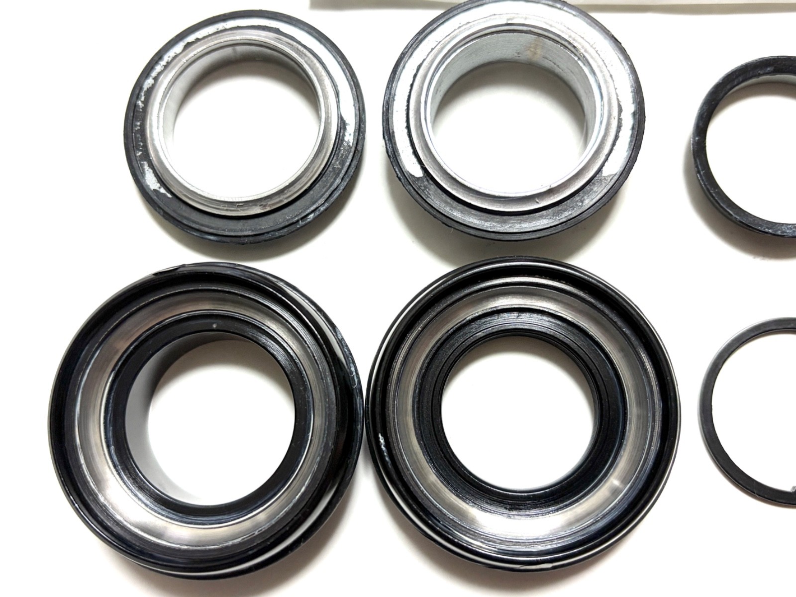 NOS SUNTOUR XC PRO Headset 1″ Threaded JIS Black 27.0mm Grease Guard