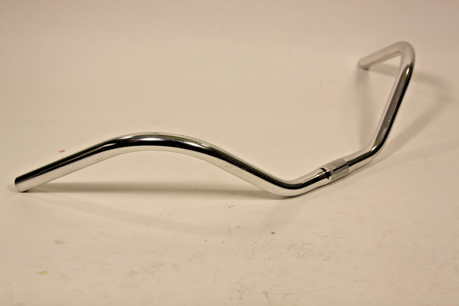Fuji Beach Cruiser Silver Alloy Handlebar 26 Clamp 27″Wx6″H 30 Degree Sweep HBZS