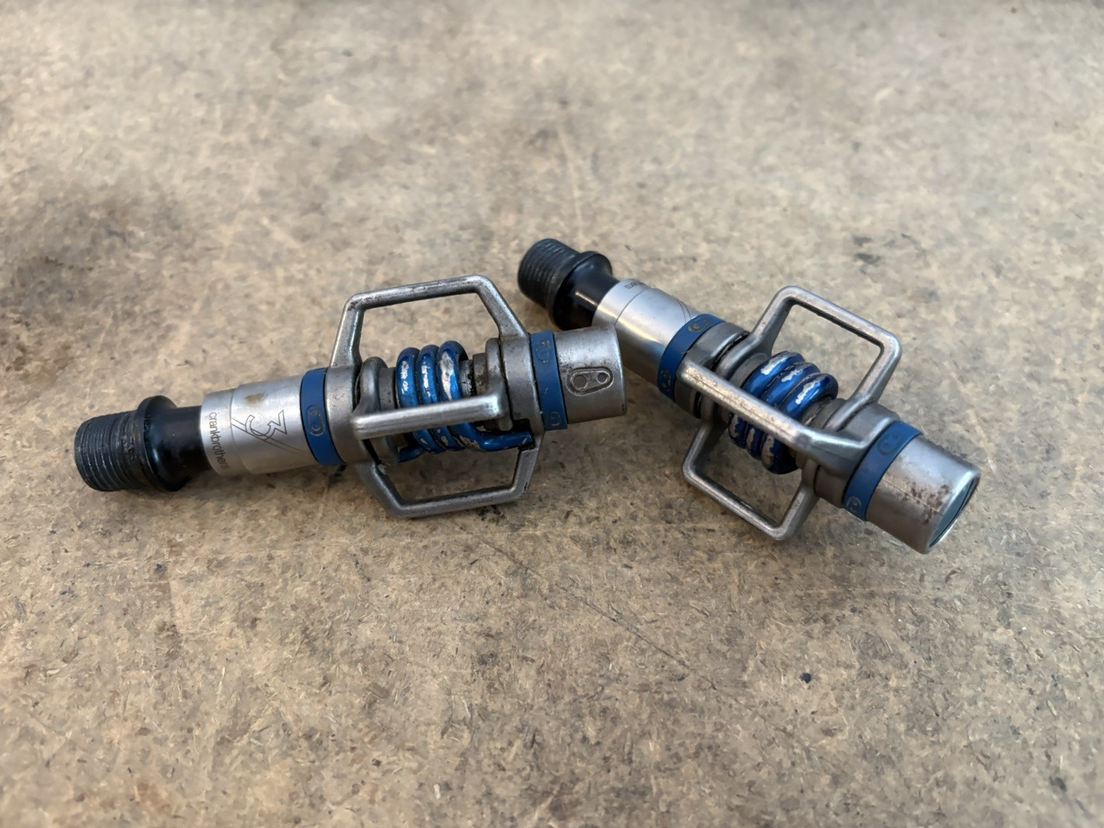Crankbrothers Eggbeater 3 Mountain Bike Clip-In Bike Pedals – Blue