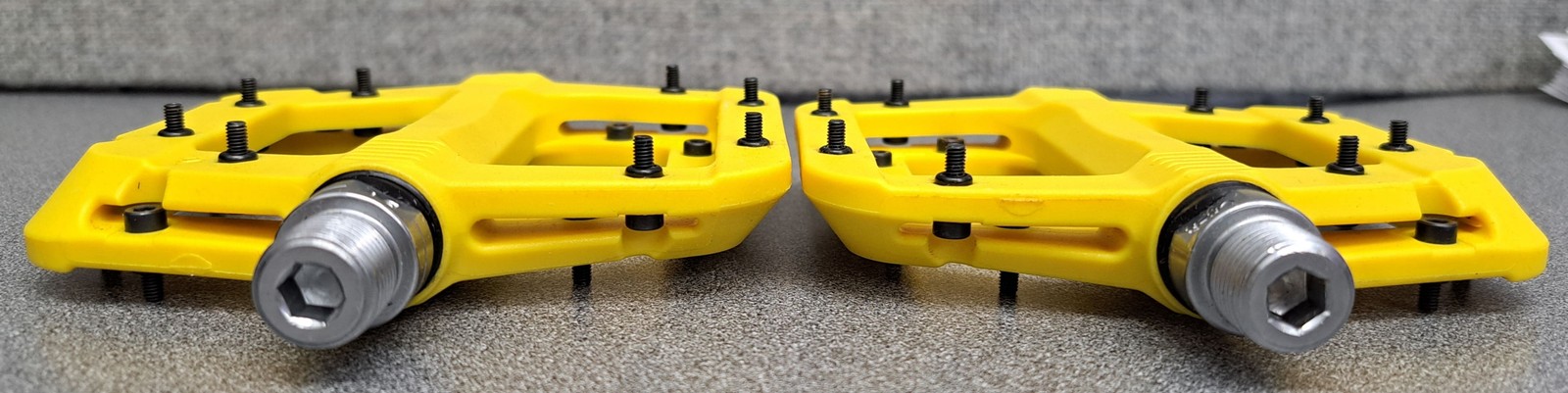RaceFace Chester Pedal – Yellow, 9/16″