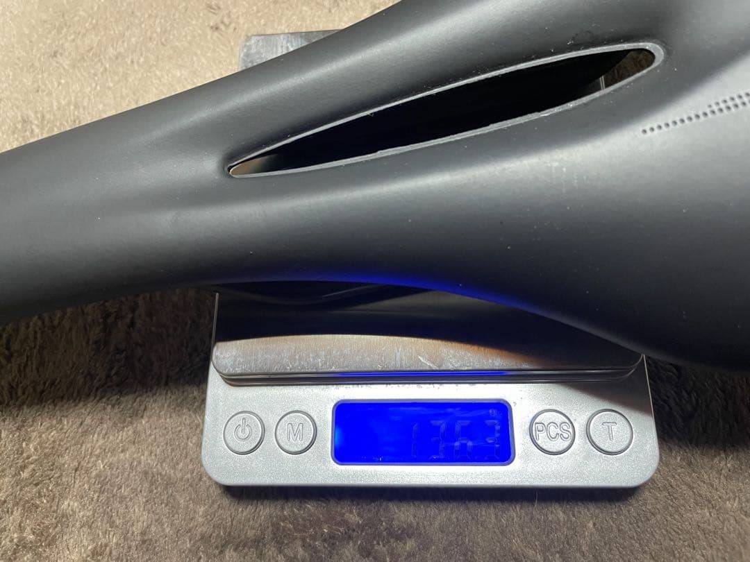 PRIME Primavera lightweight carbon saddle