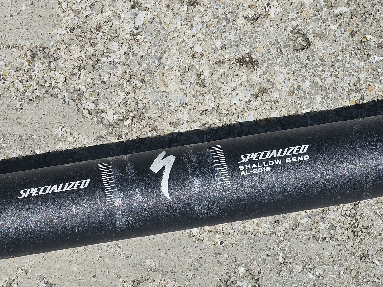 Specialized Shallow Bend AL-2014 Road Handlebar; 123mm drop,75mm reach,44cm wide