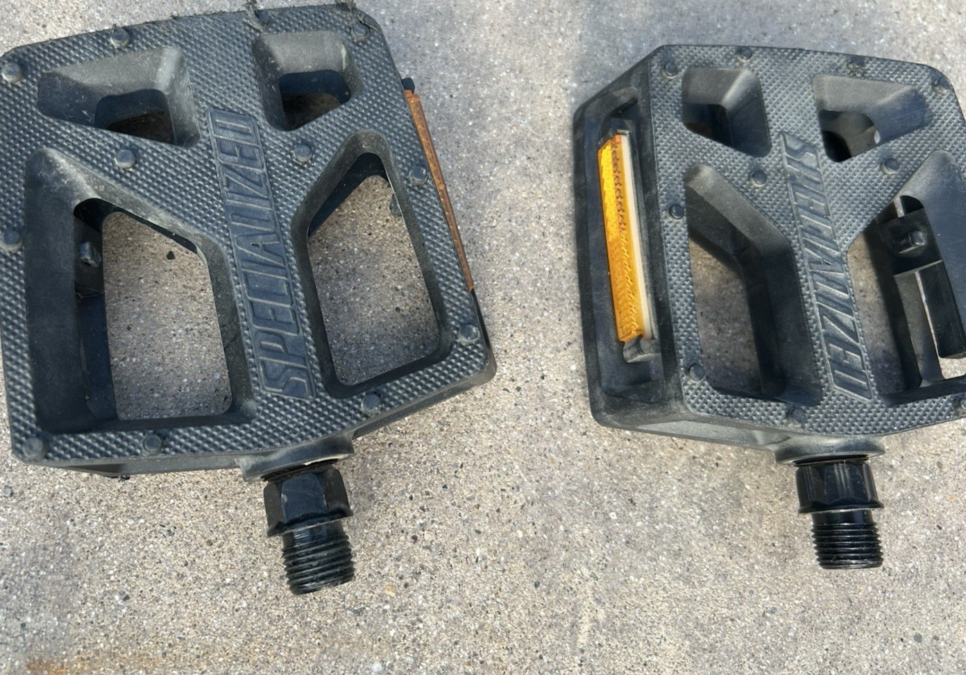 Specialized SBC54 Flat Platform Pedals 9/16 Mountain Bike Cycling Pedals Black