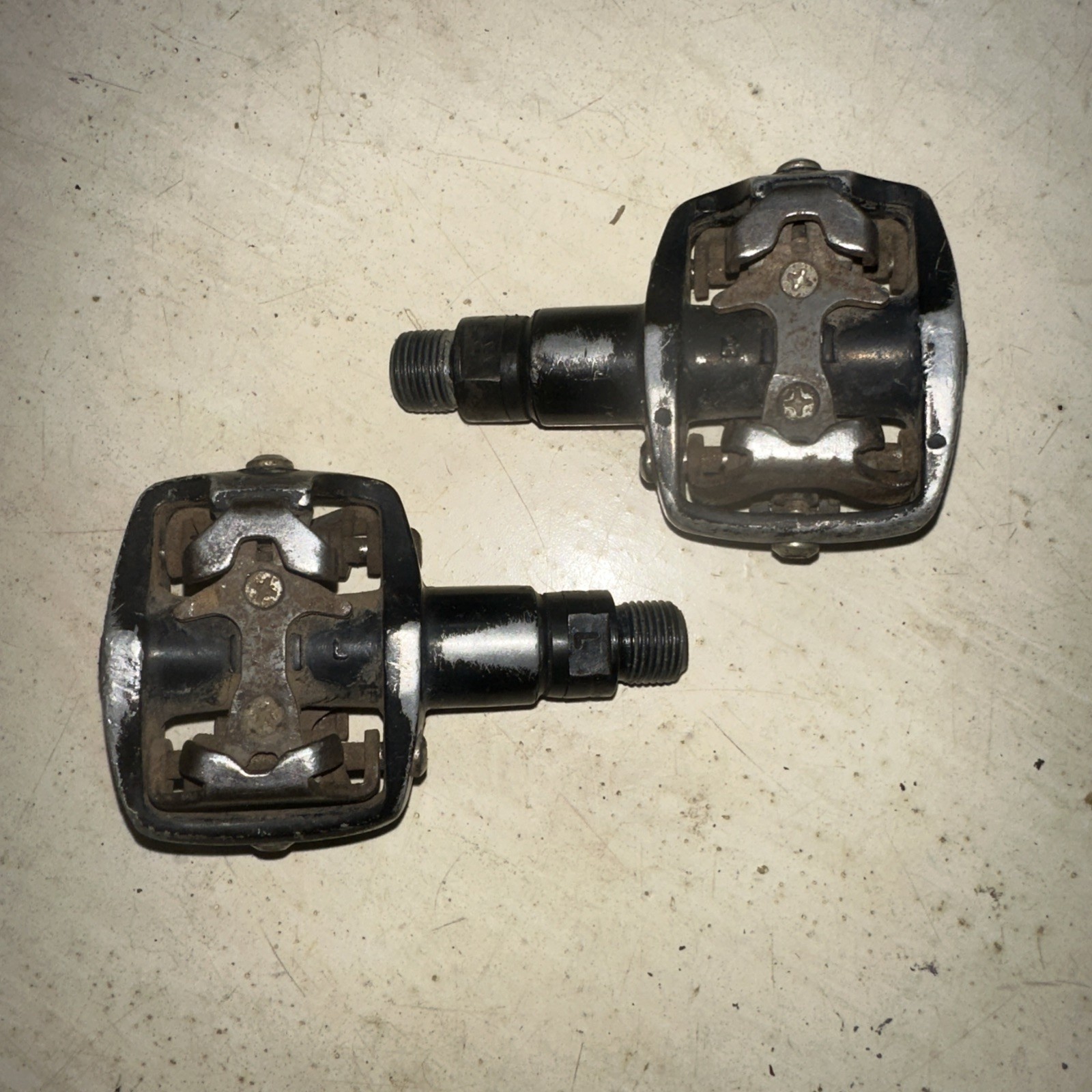 Wellgo Clipless Pedals WPD-823 SPD Compatible Pair Black Mountain Gravel 9/16