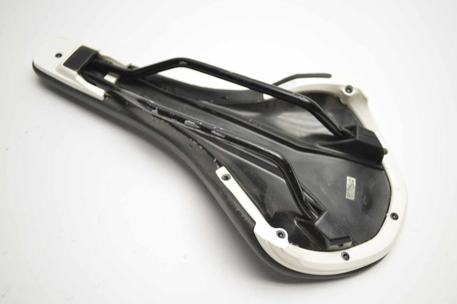 SYNCROS ERGOPTIMIZED MENS ROAD BICYCLE COMFORT SEAT SADDLE 285 MM X 137 MM