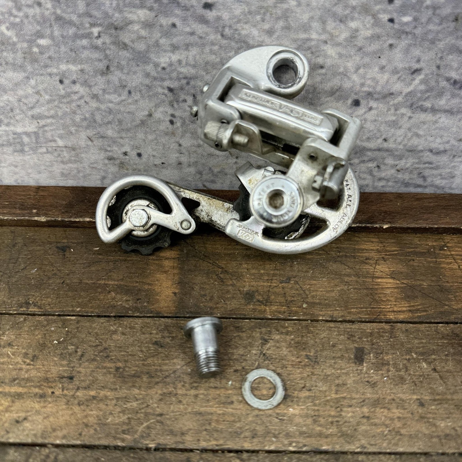 Vintage SunTour V-GT Luxe Rear Derailleur Long Cage Hanger Silver Japan Bolt