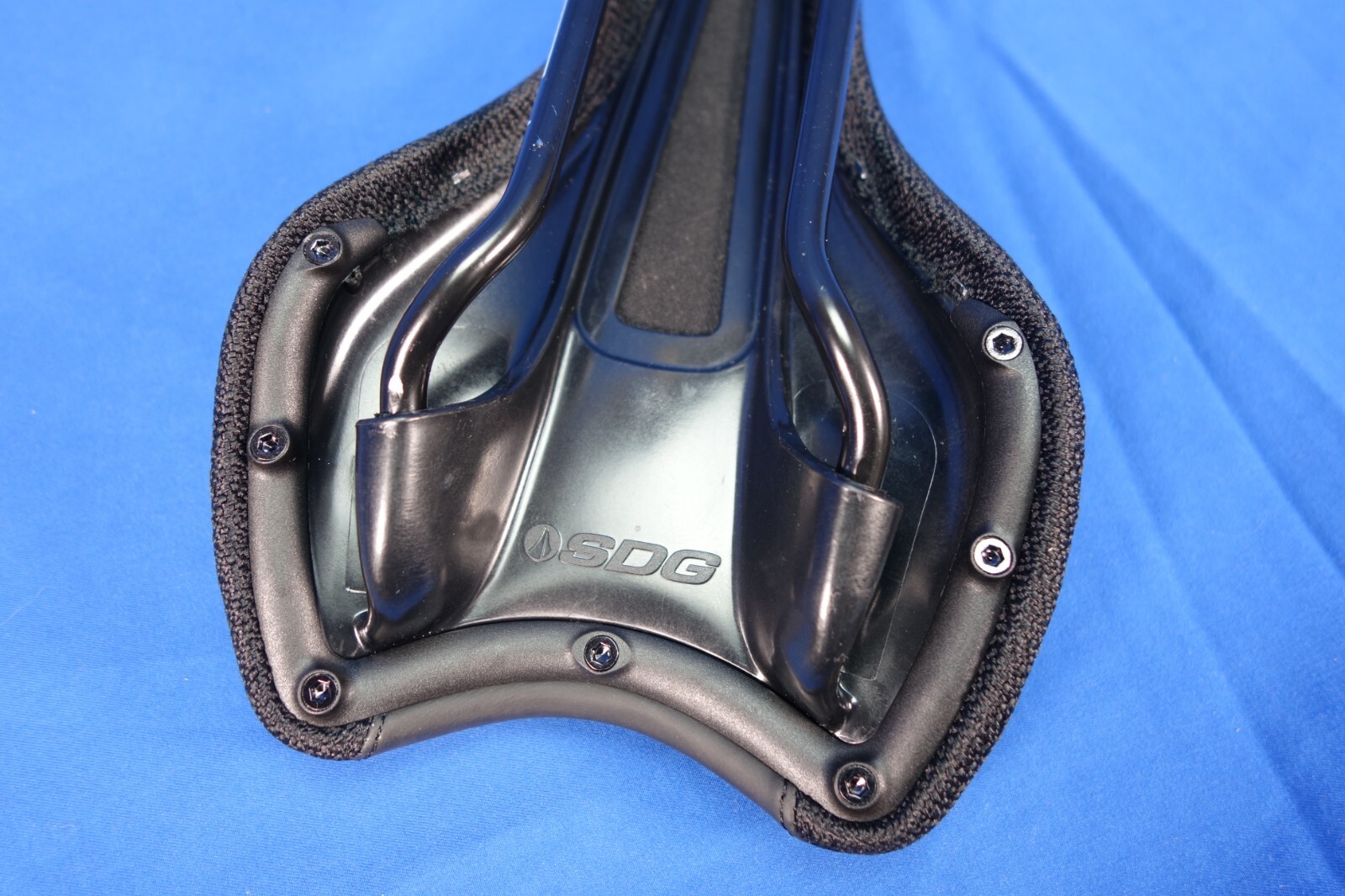 New SDG Radar Mountain Bike Saddle, Bicycle Seat – Black – Steel Rails