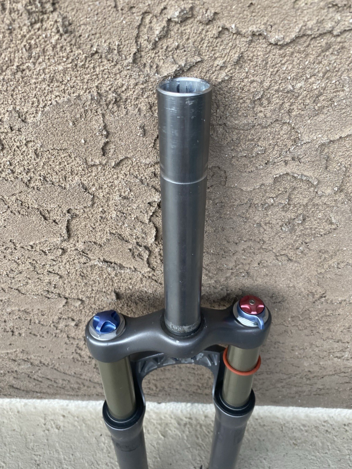 Gray Fox Racing Float 100 RL Straight 1-1/8″ 9mm X 100mmQR 26″ Fork
