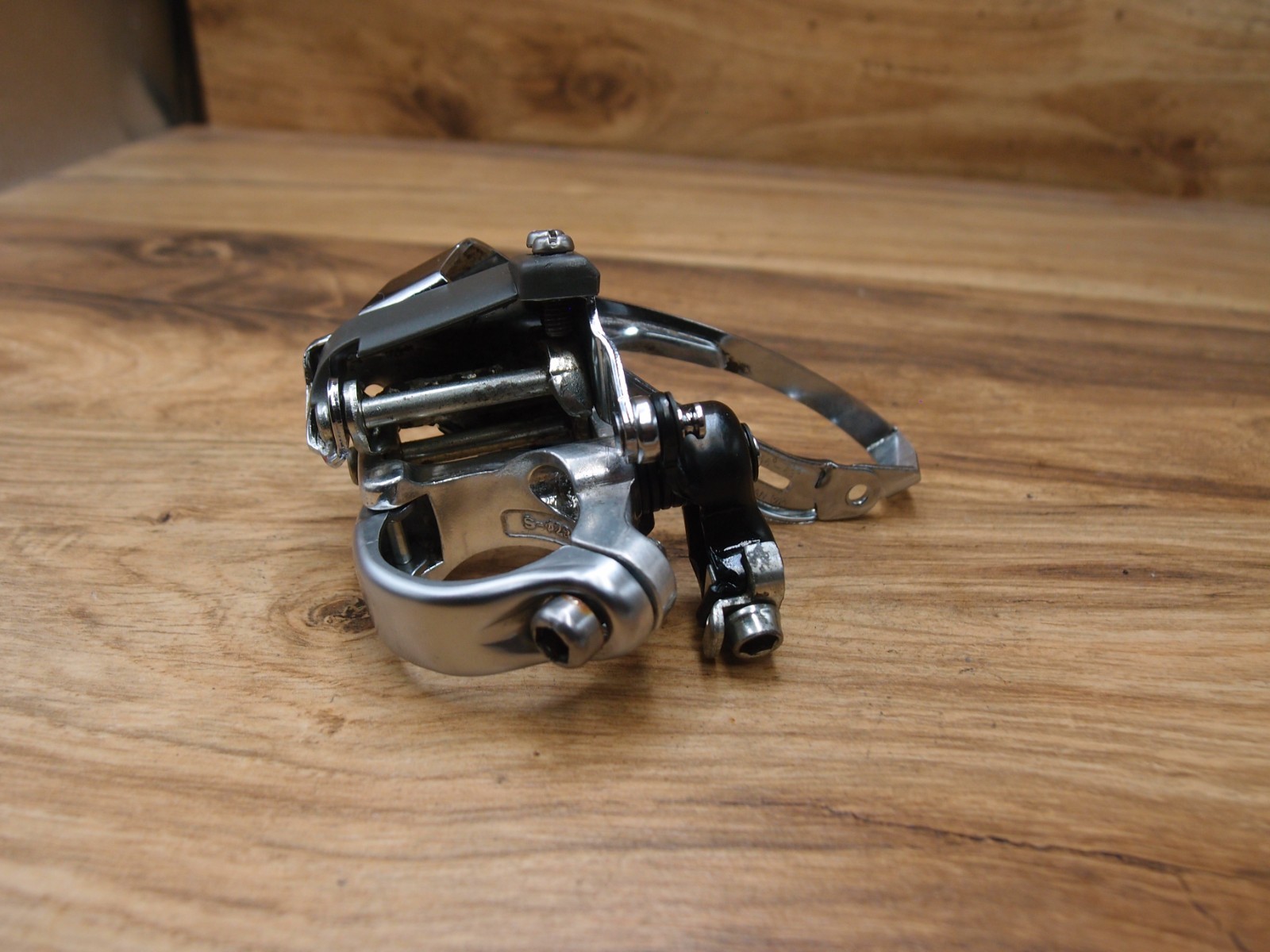 1995 MTB front derailleur Shimano Alivio FD-MC14 VIA Japan top pull 28.6 mm