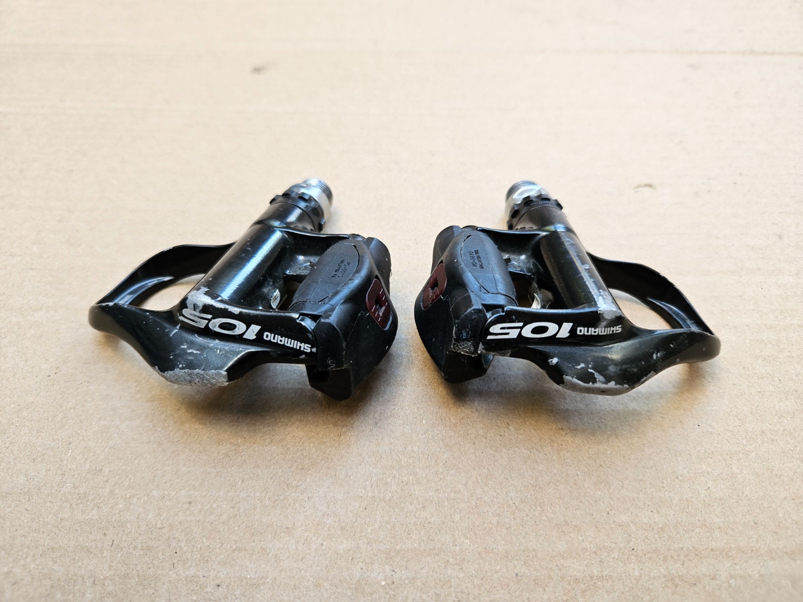 Shimano 105 PD-5610 Clipless Road Bike Pedals Left + Right Set Black