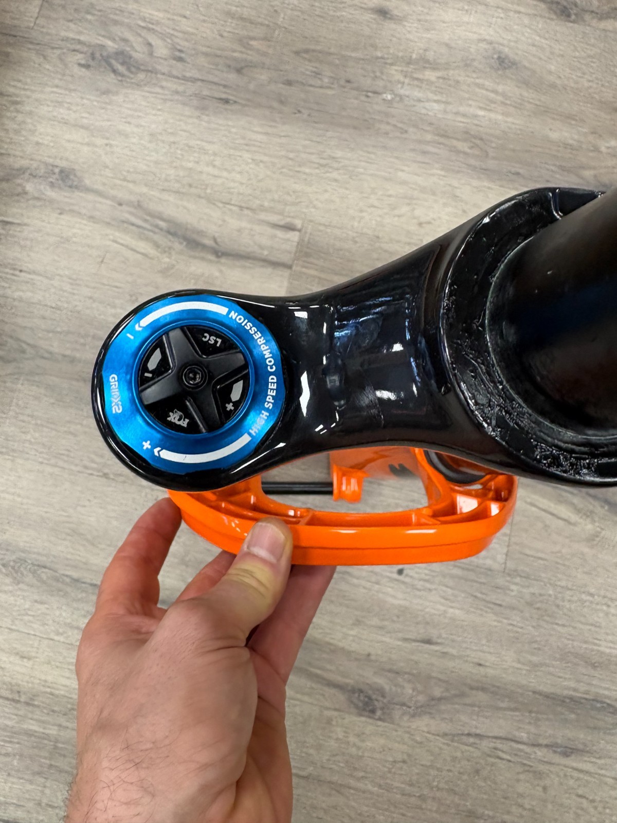 2027 FACTORY 38 FOX FLOAT 29 170 – Shiny Orange, 44mm Rake Shiny Blk