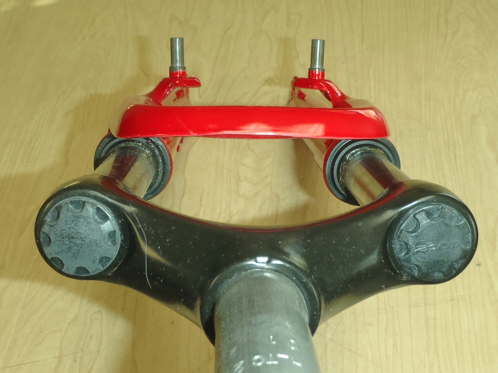 SCHWINN 700C MOUNTAIN BICYCLE RED SUSPENSION FORK BIKE PARTS 487-2