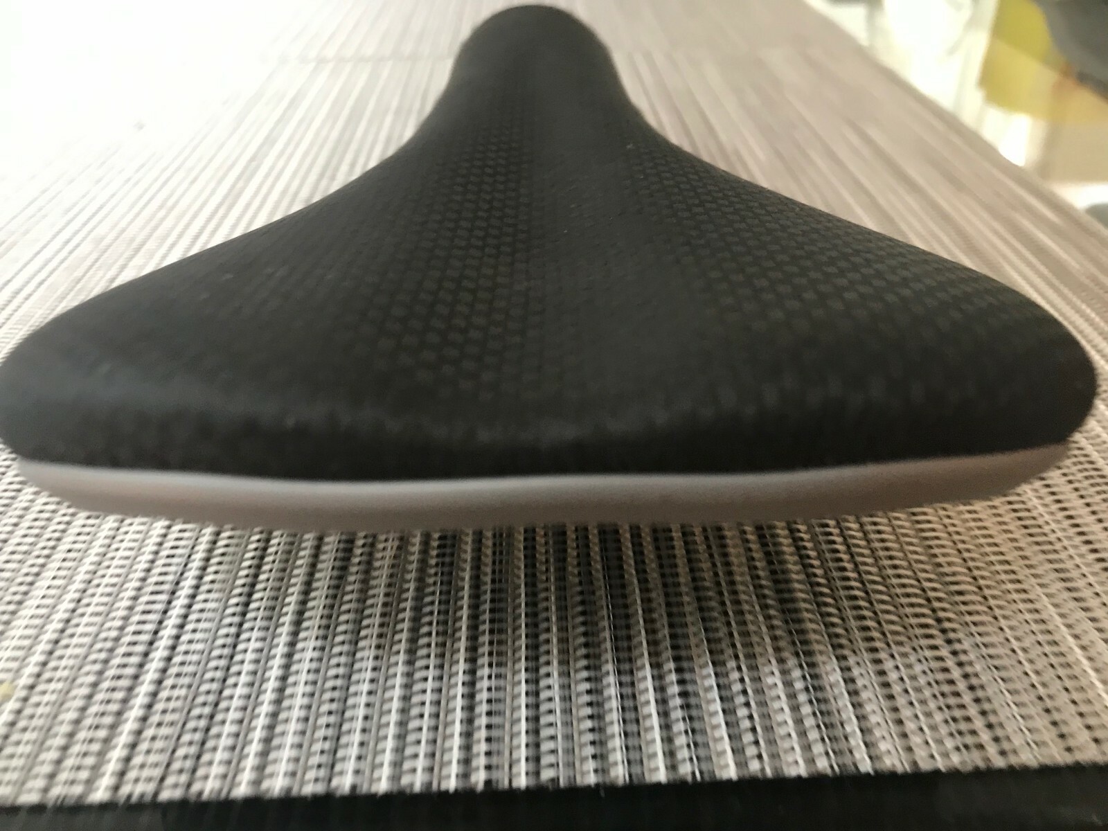 Ladies Sleek Bicycle Saddle Durable Soft Carbon Cover 129×275 246g OEM