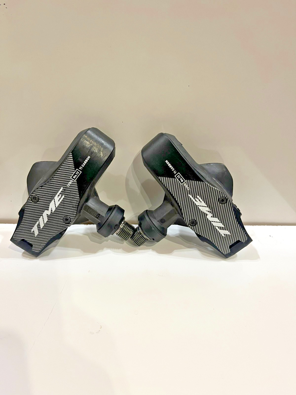 Time XPRO 12 Pedals – Single Sided Clipless , Ti Carbon, 9/16″,Black/Black, 184g