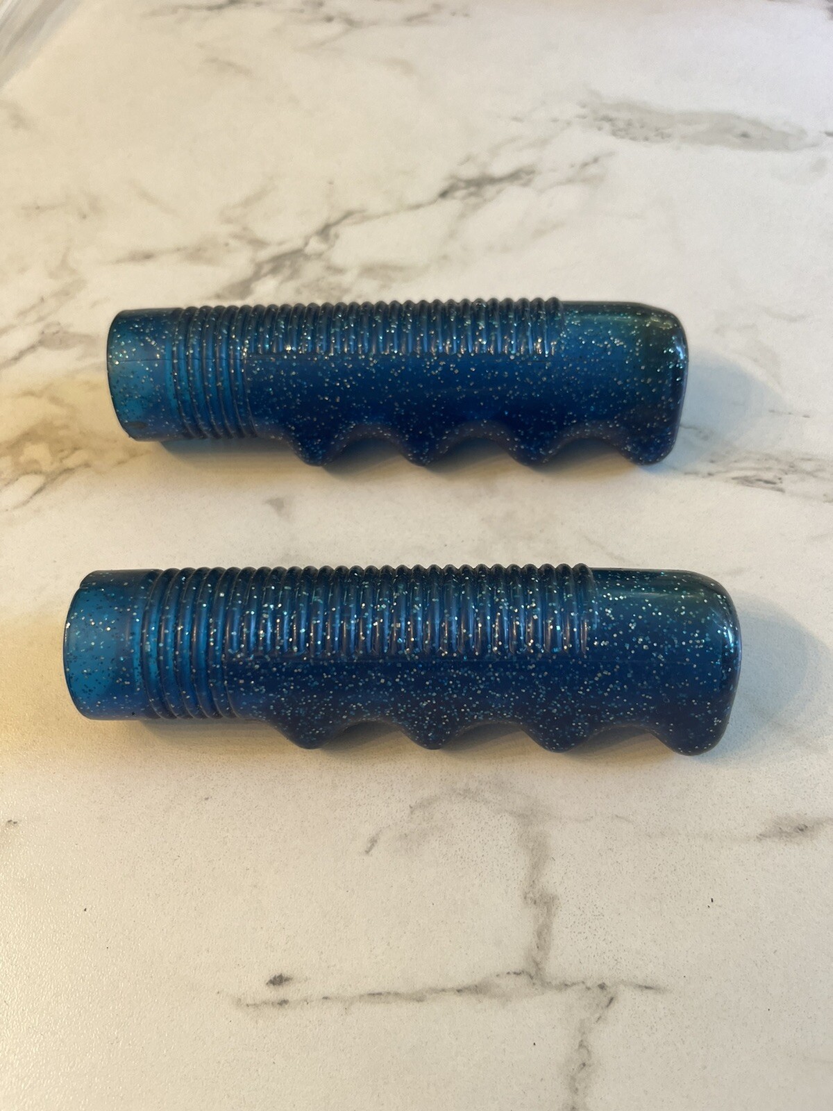 1-PAIR 1960s-70s VINTAGE BLUE METAL FLAKE STINGRAY BICYCLE HANDGRIPS SCHWIN STYL
