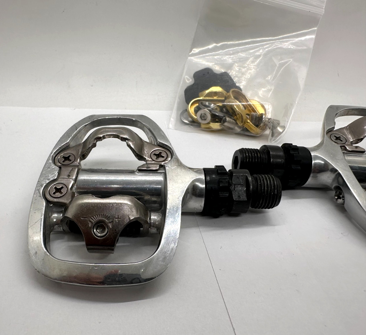 Shimano SPD Cycling Pedals Spinning Mountain Bike PD-A520 MTB Clipless 2 BOLT