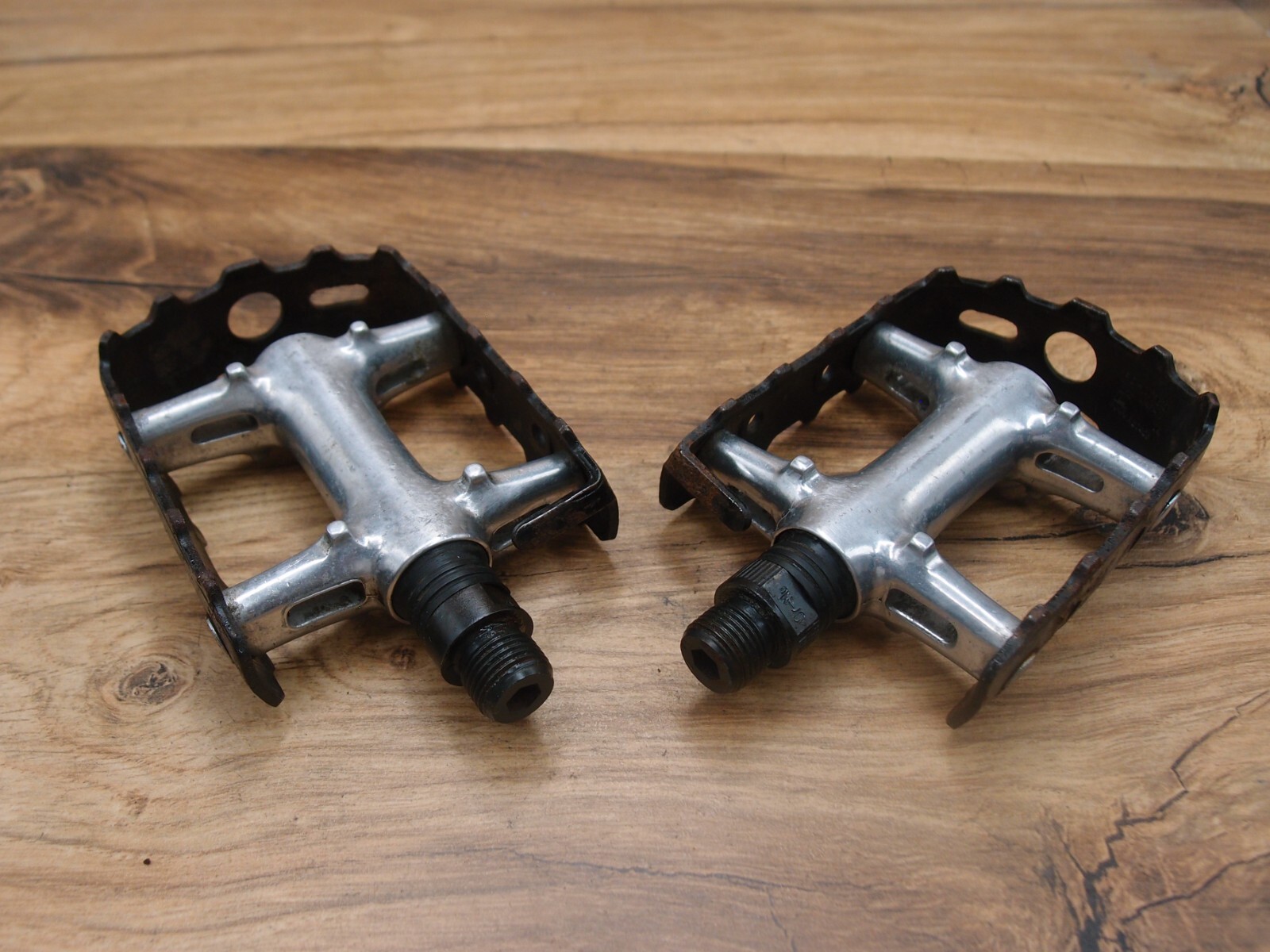 1990’s MTB flat platform pedals Shimano Deore PD-MT60 Bear Trap VIA Japan