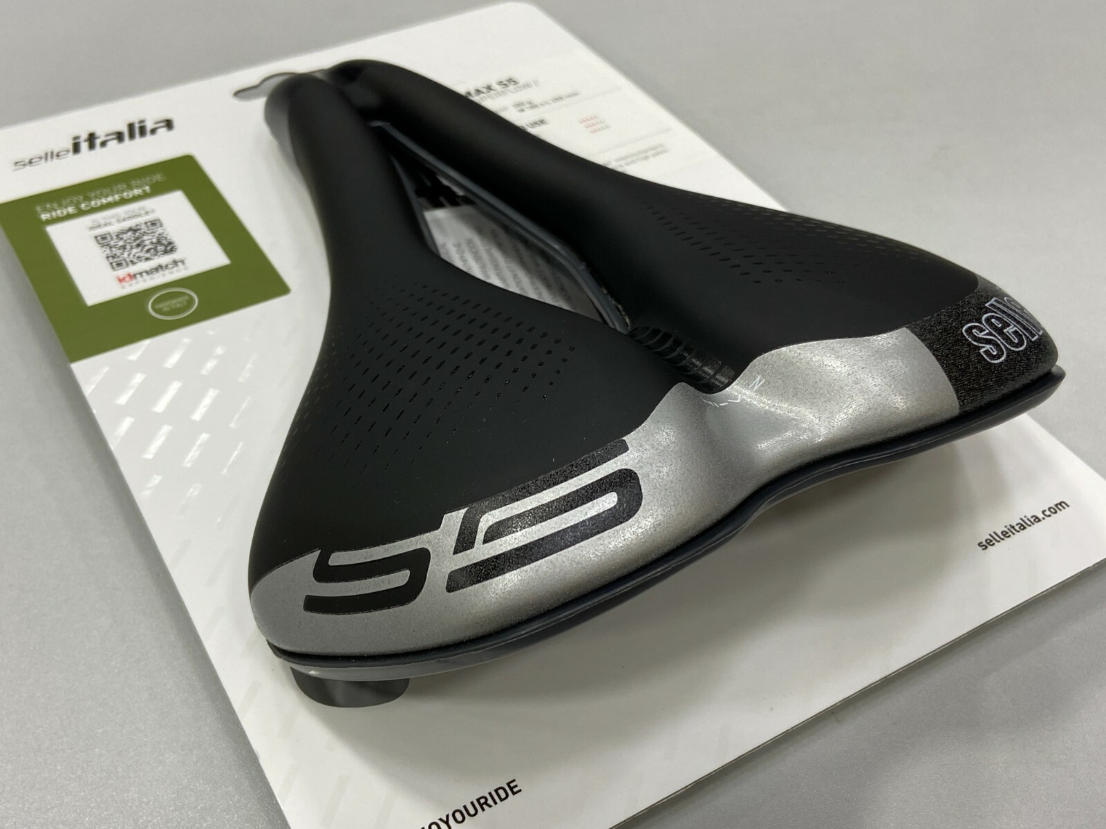 Selle Italia Max S5 Superflow L3 180x255mm FeC Alloy Rail Road Saddle (Black)