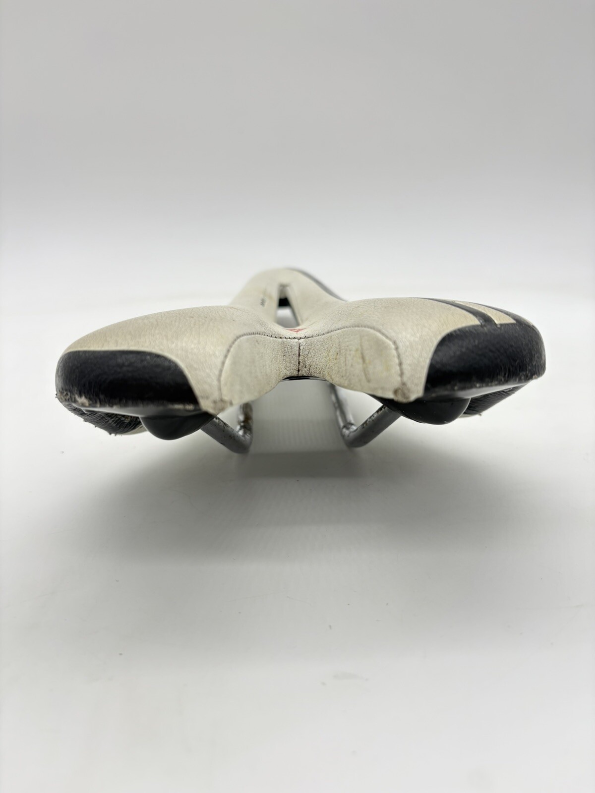 Specialized JETT comp Gel Saddle 143mm Hollow Cromo Black Bike Seat