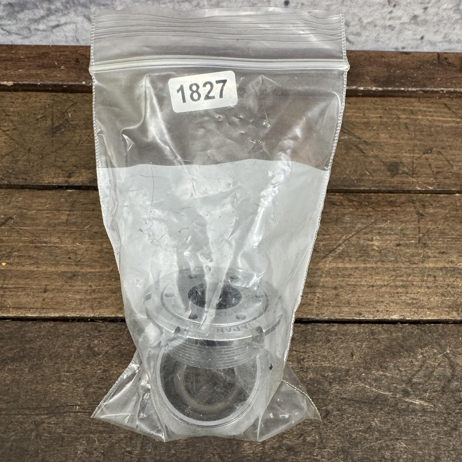 Vintage Suntour Superbe Bottom Bracket Cups NOS 1.37×24 BSA English Square Taper