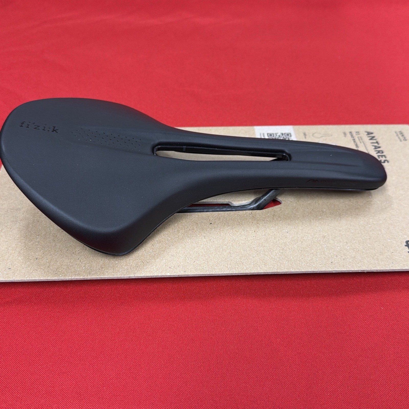 Fizik Vento Antares R1 150 mm Road Cycling Bike Saddle CARBON Rails Black NEW