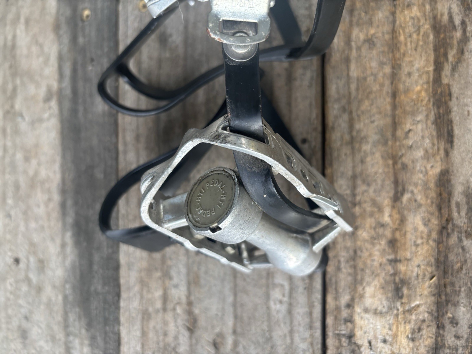 Vintage 9/16” HTI A19 Road Bike Touring Pedals W/ Cateye Toe Clips- Spin Nice