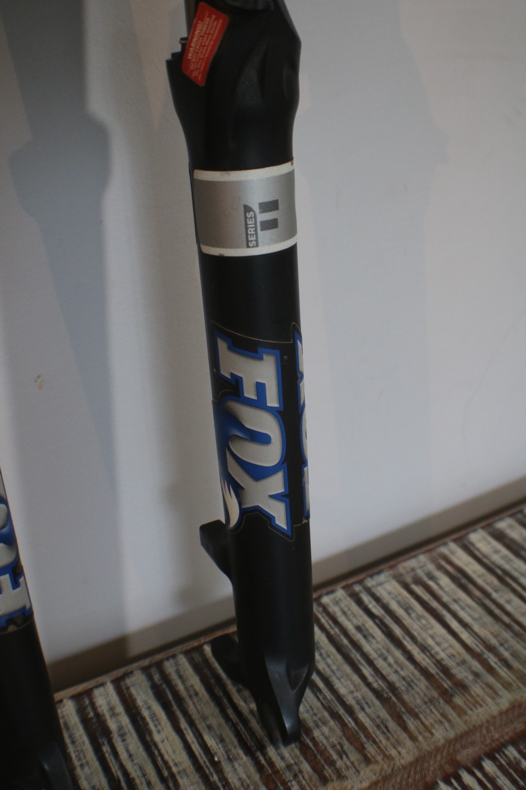 Fox Racing – 32 F100 RLC Black Fork – Straight Steerer – 1-1/8″ – QR – 26″