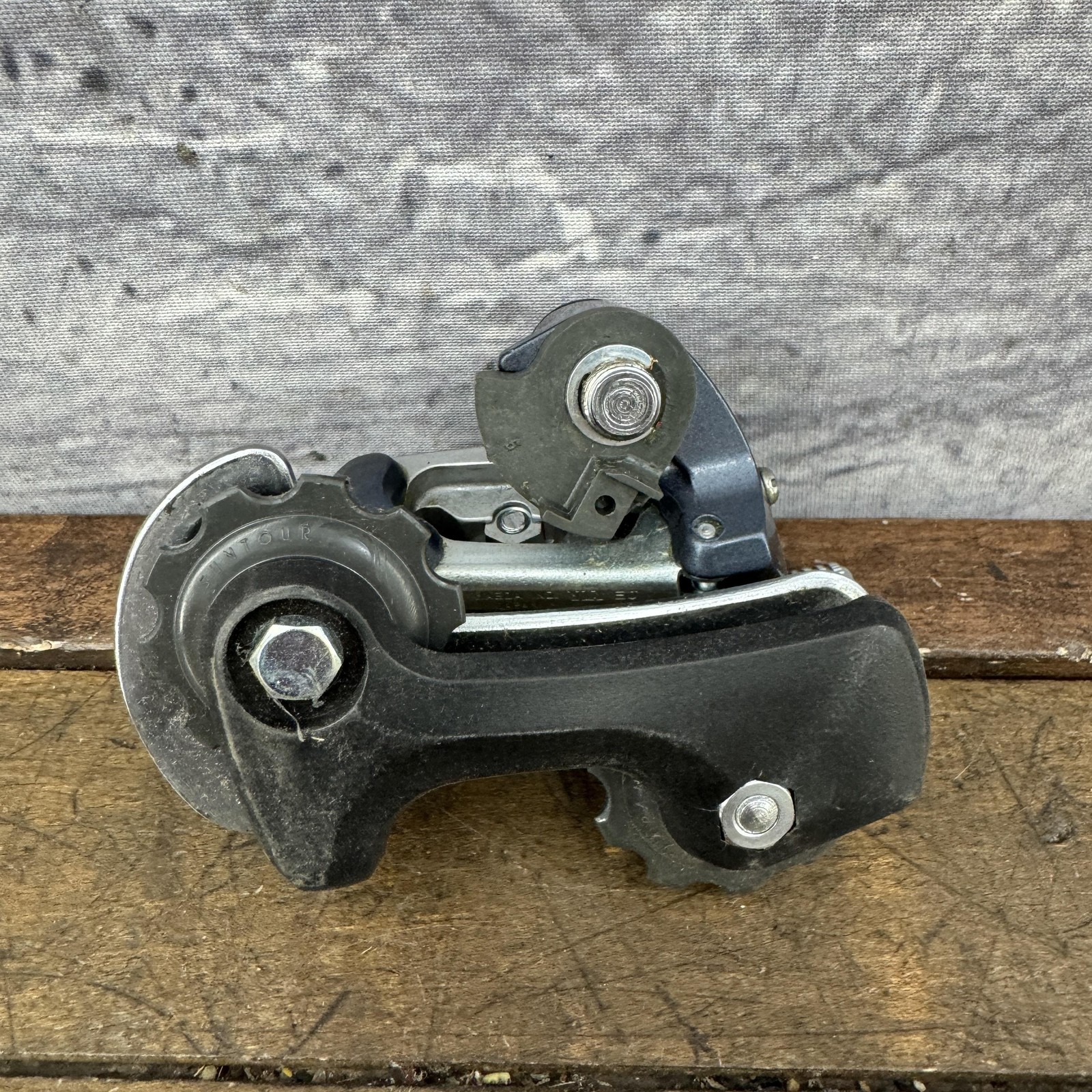 Vintage Suntour Accushift Edge 4050 Rear Derailleur Short Cage Bolt-On Japan