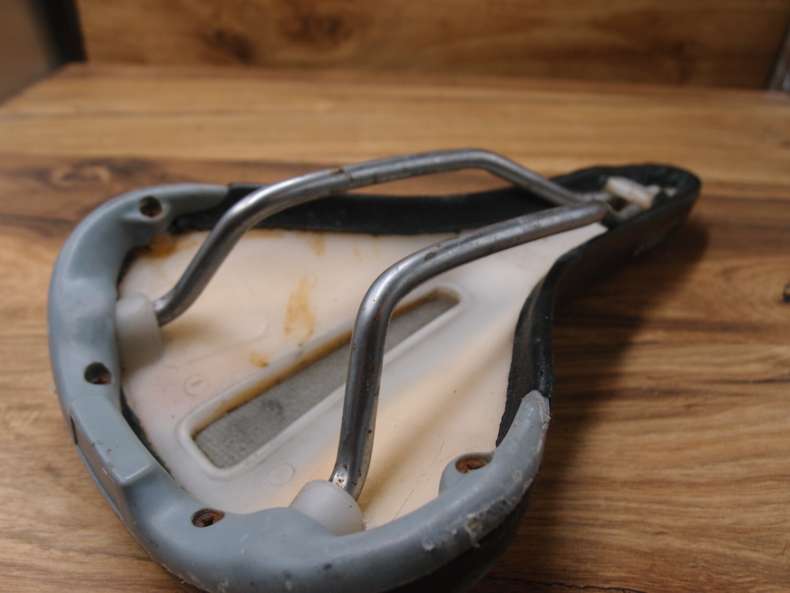 MTB seat VELO 239 Chromoly saddle from Trek bike