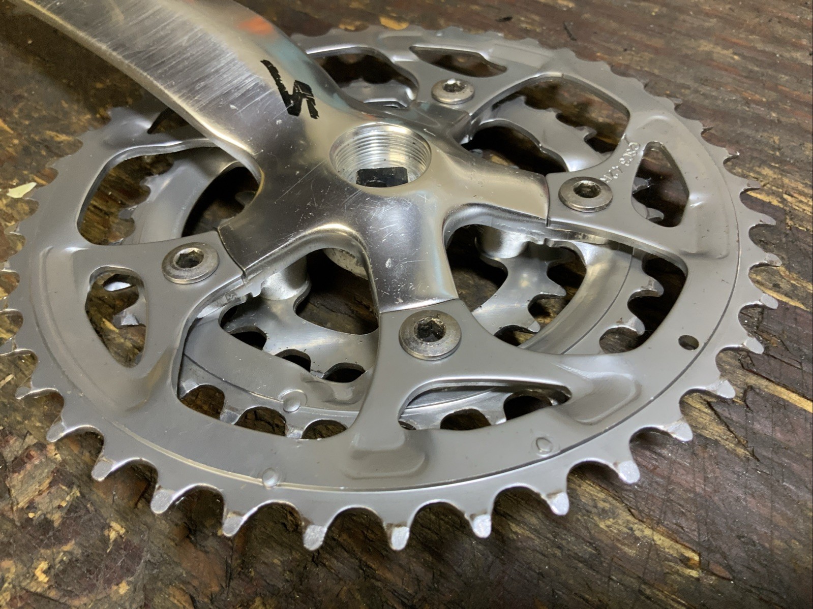 Specialized Strong Arm Expert Triple MTB Crankset by Sugino 42/32/22t 8 Sp 170mm