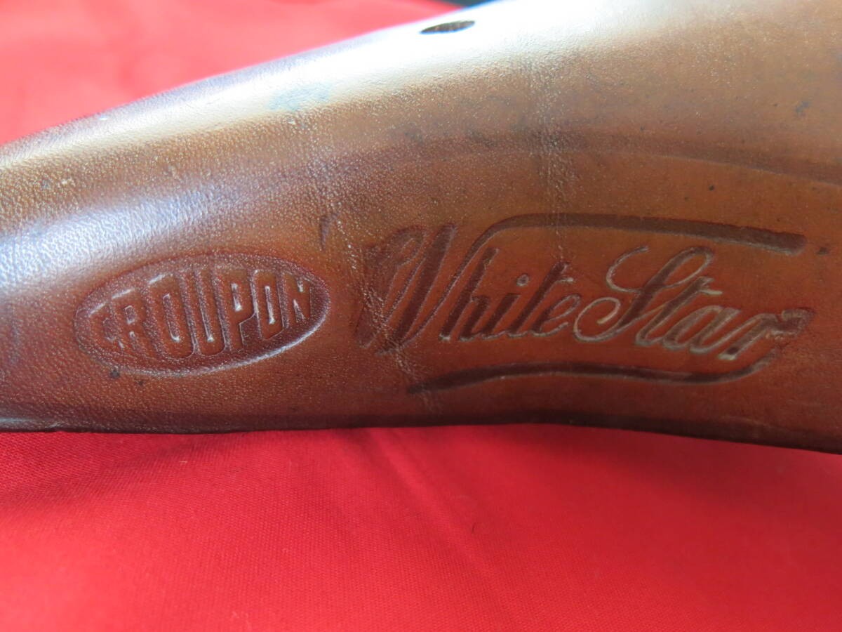 Sd-01017/7422/Croupon White Star Saddle Width 22Cm Length 27Cm 725G Used