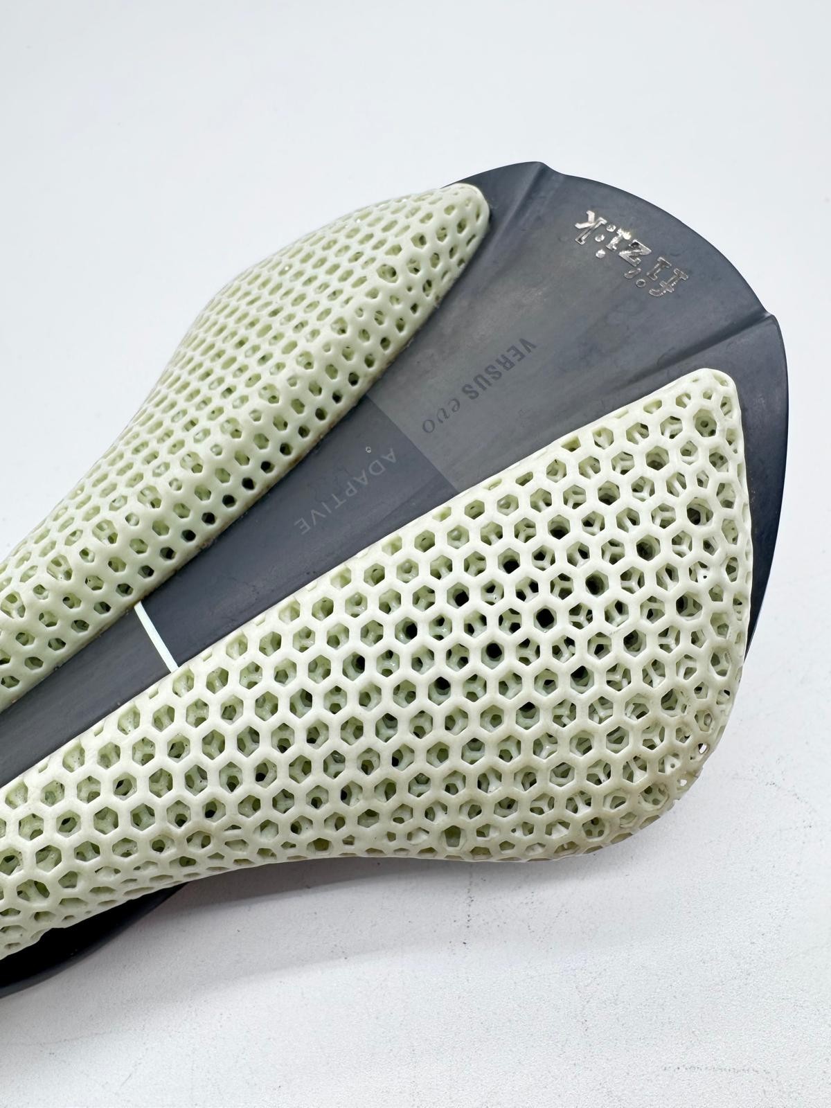 Fizik Versus Evo Adaptive 3D Saddle Carbon Rails «Regular»