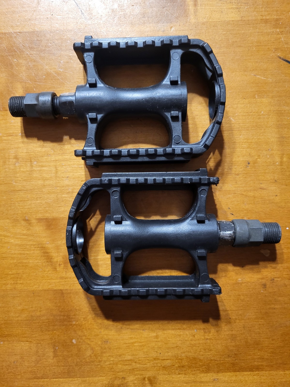 Universal Left and Right Black Bike Bicycle Pedals READ