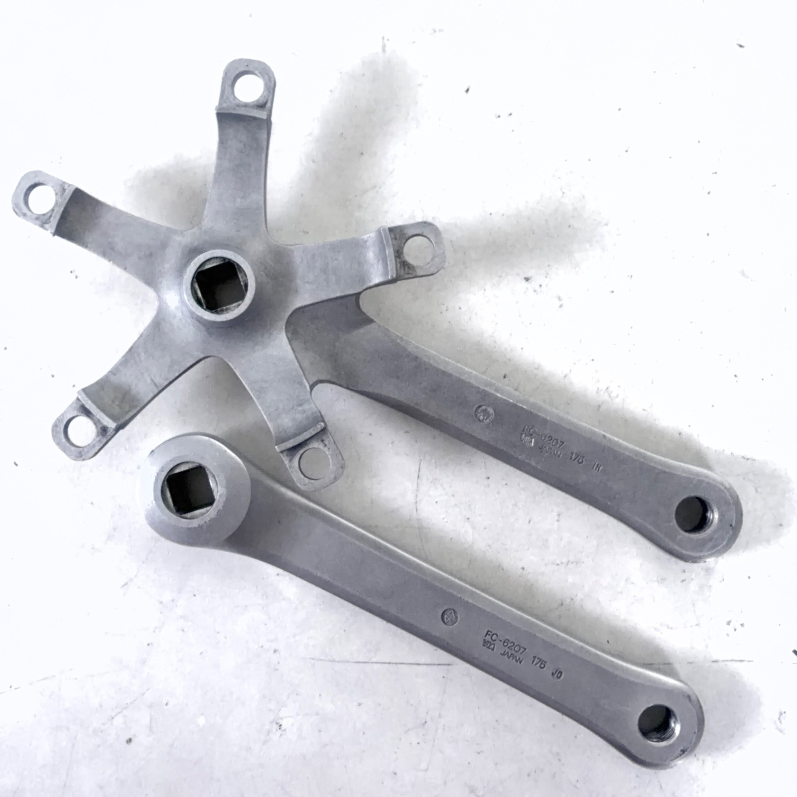 Vintage Shimano 600 FC-6207 Crank Arm Set 175mm 130 BCD Road Double w/ Screws