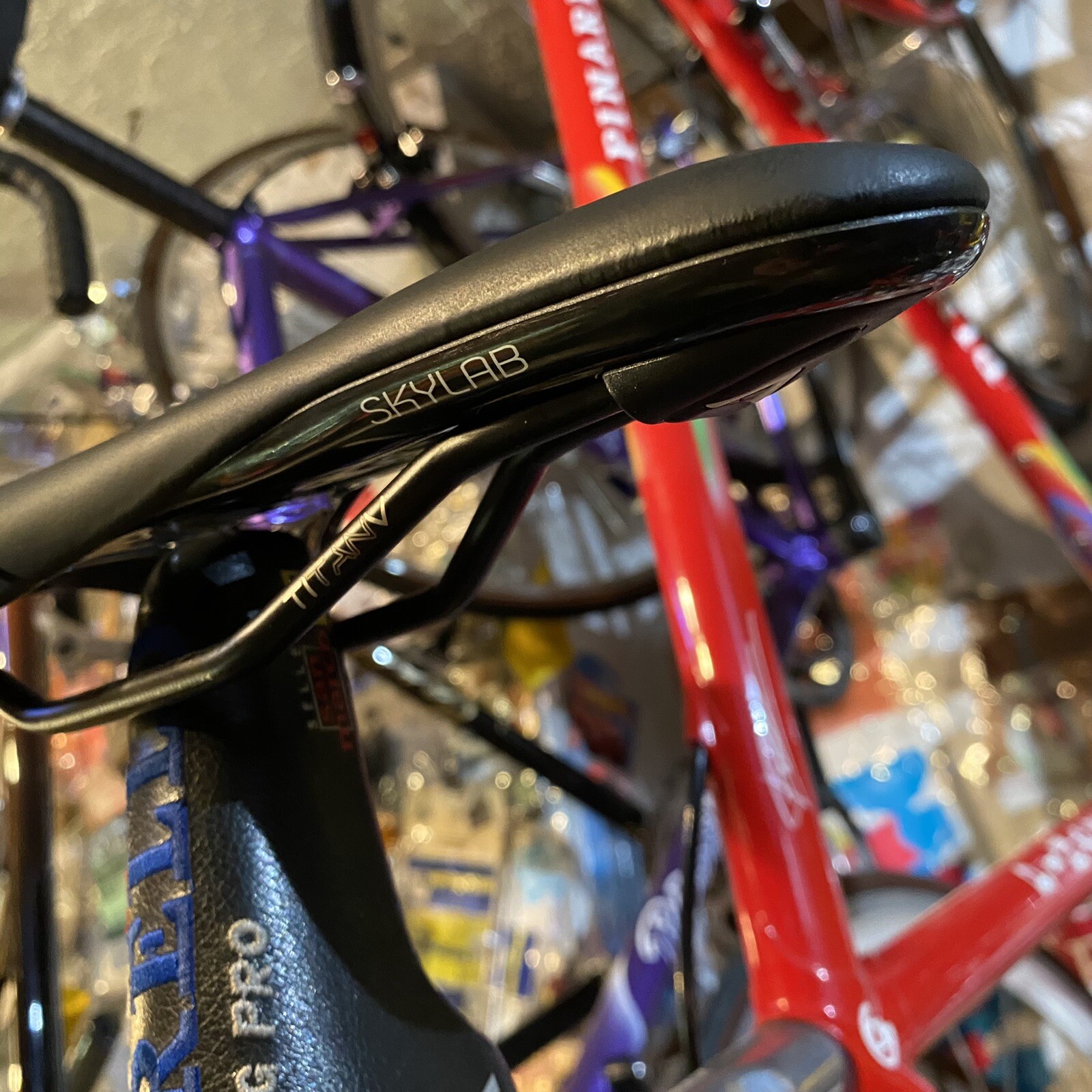 ASTUTE SKYLAB TITAN V SADDLE – MADE IN ITALY – NEW TAKE OFF – MOUNTAIN ROAD BIKE