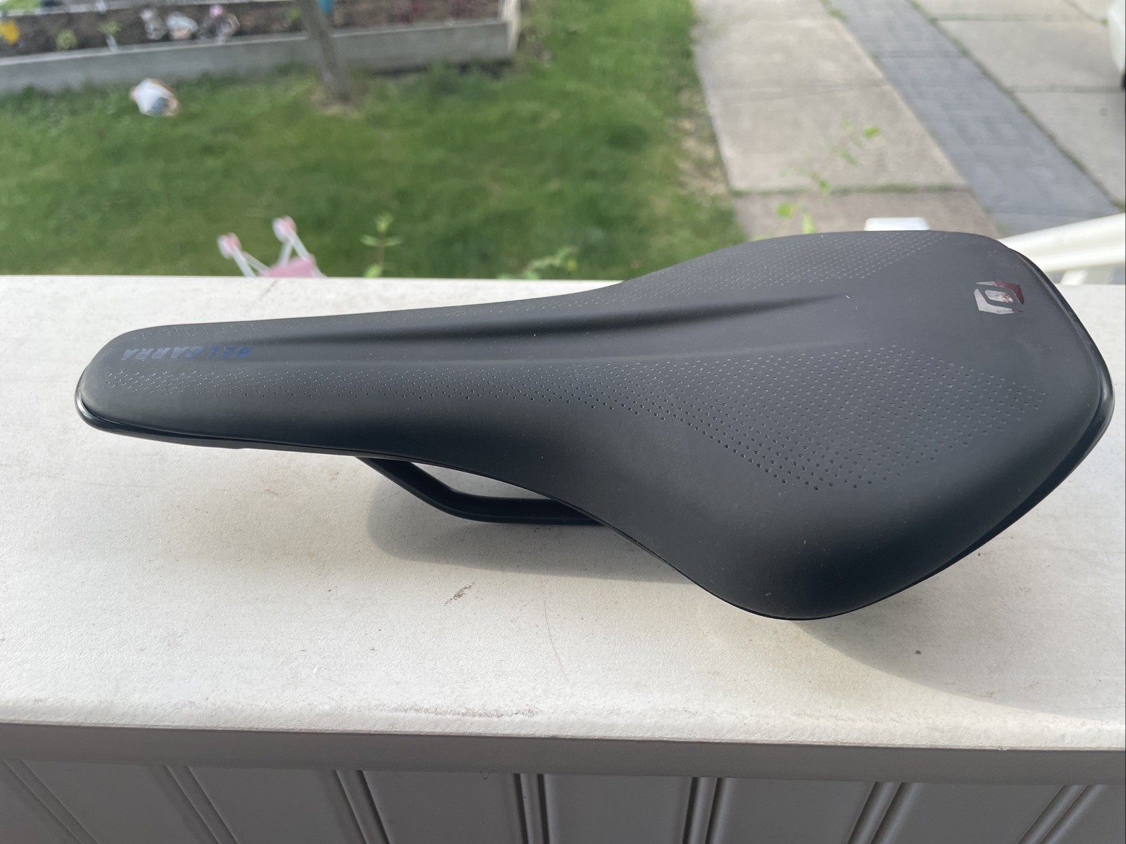 Syncros Belcarra Regular 2.0 Bike Saddle 130mm CrMo Rails VL-1A56 Black Road MTB