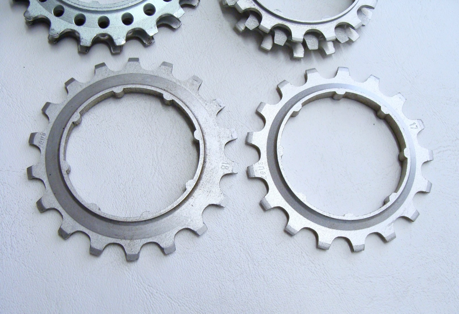 ~ Vintage Lot of ZEUS 2000 Criterium Alloy Freewheel Cogs Silver – VGC ~