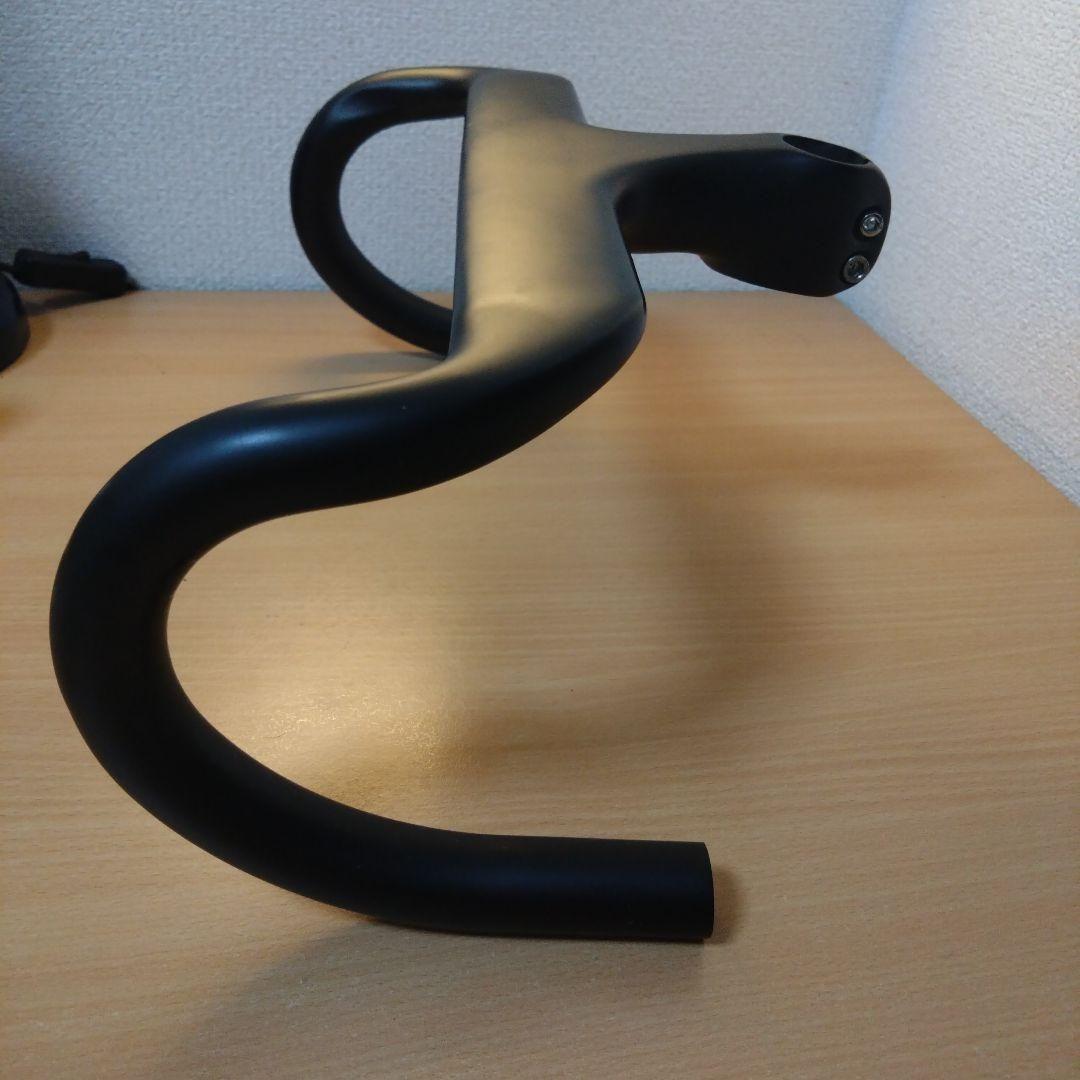 Integrated carbon aero handlebar 360mm