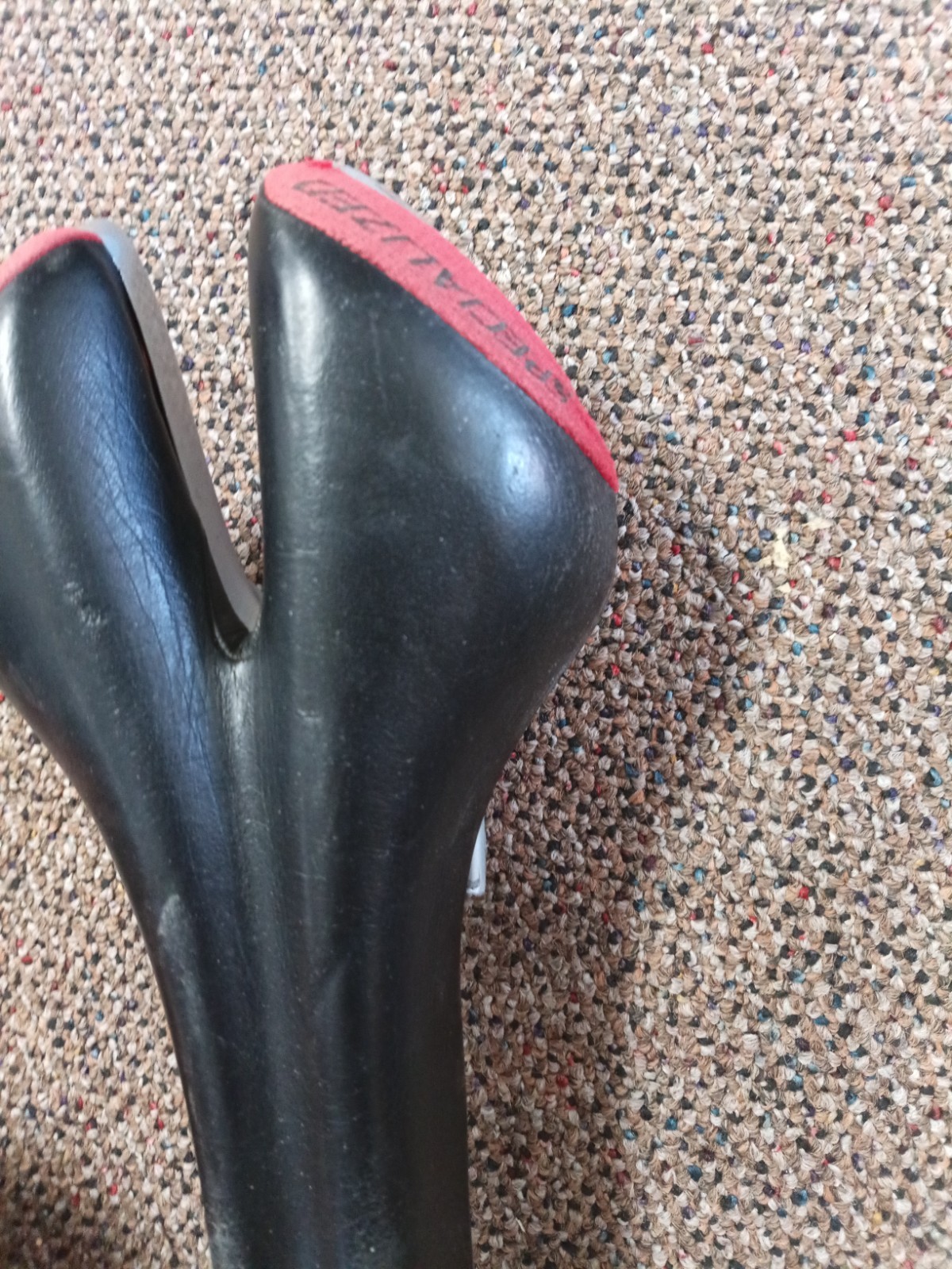 Specialized Body Geometry Saddle- Manganese Rails.Used