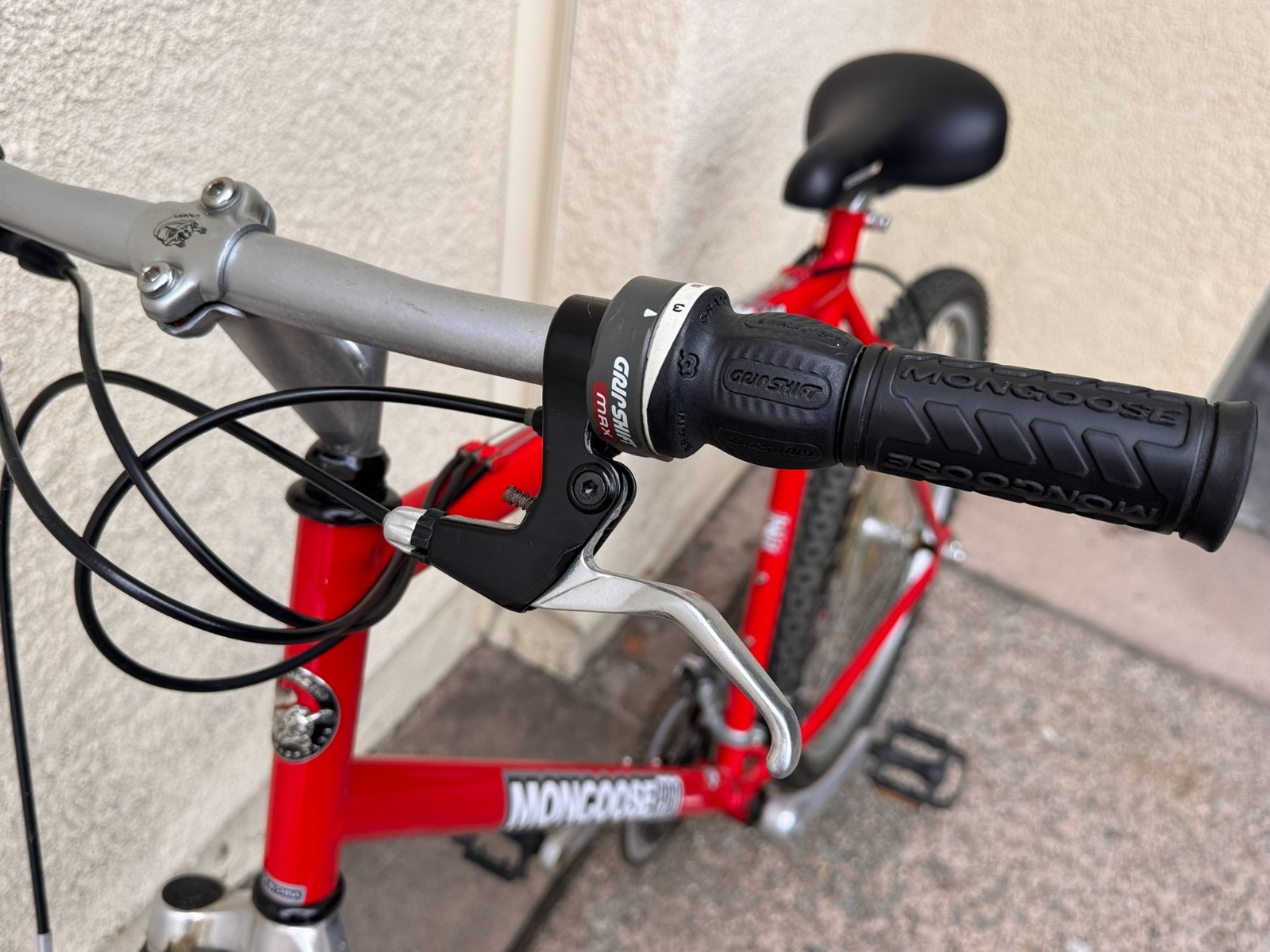 Bike Mongoose Pro DX 3.3