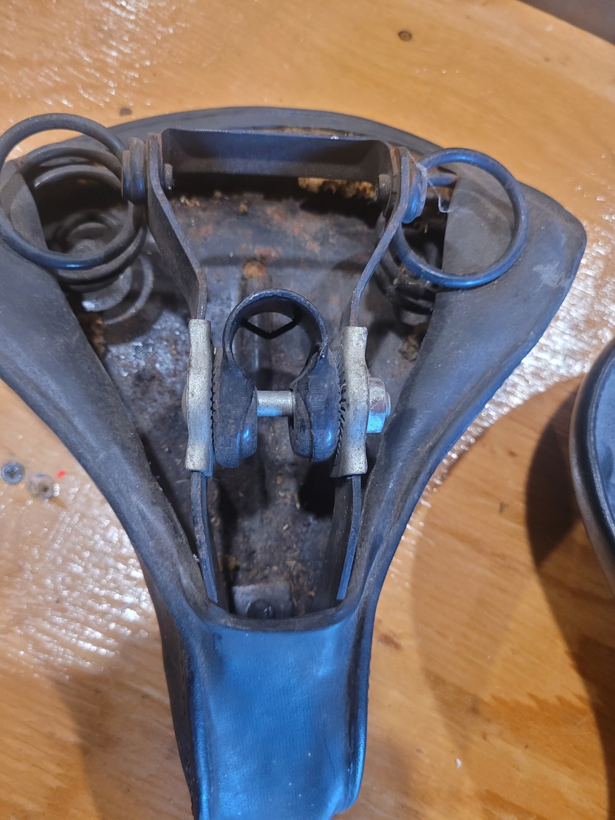 Vintage Schwinn Bicycle Seats & Pedals – Saddle Parts Lot