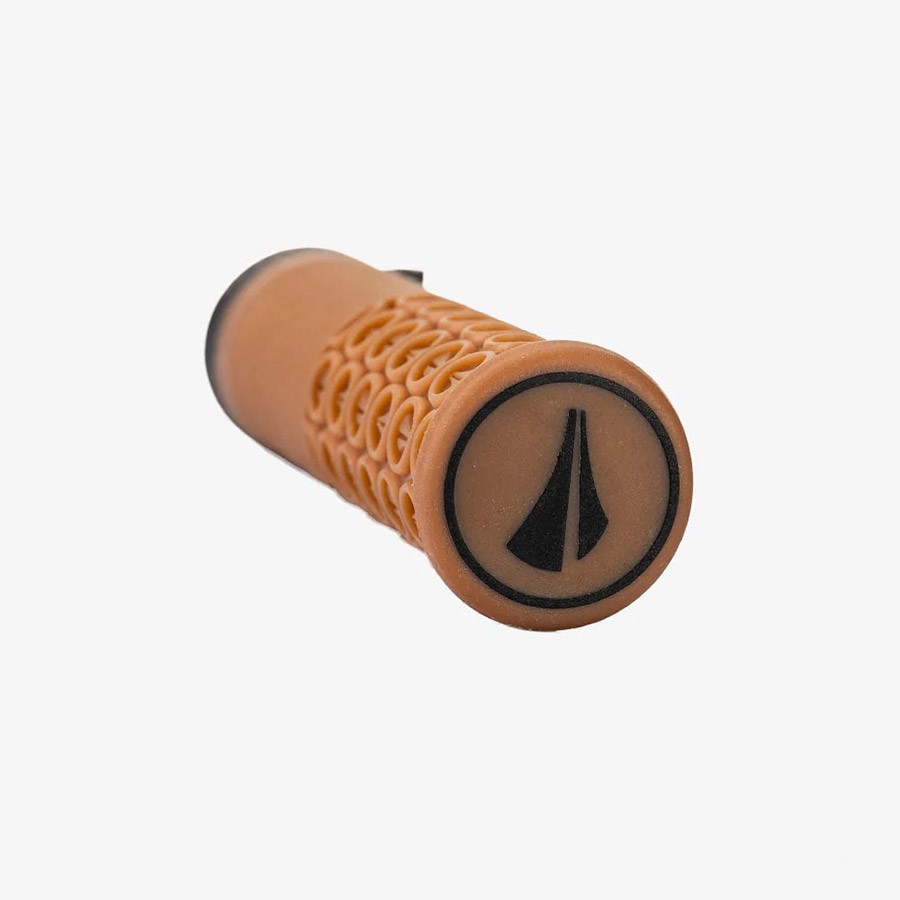 SDG Components Thrice 33 Grips, 136mm, Gum