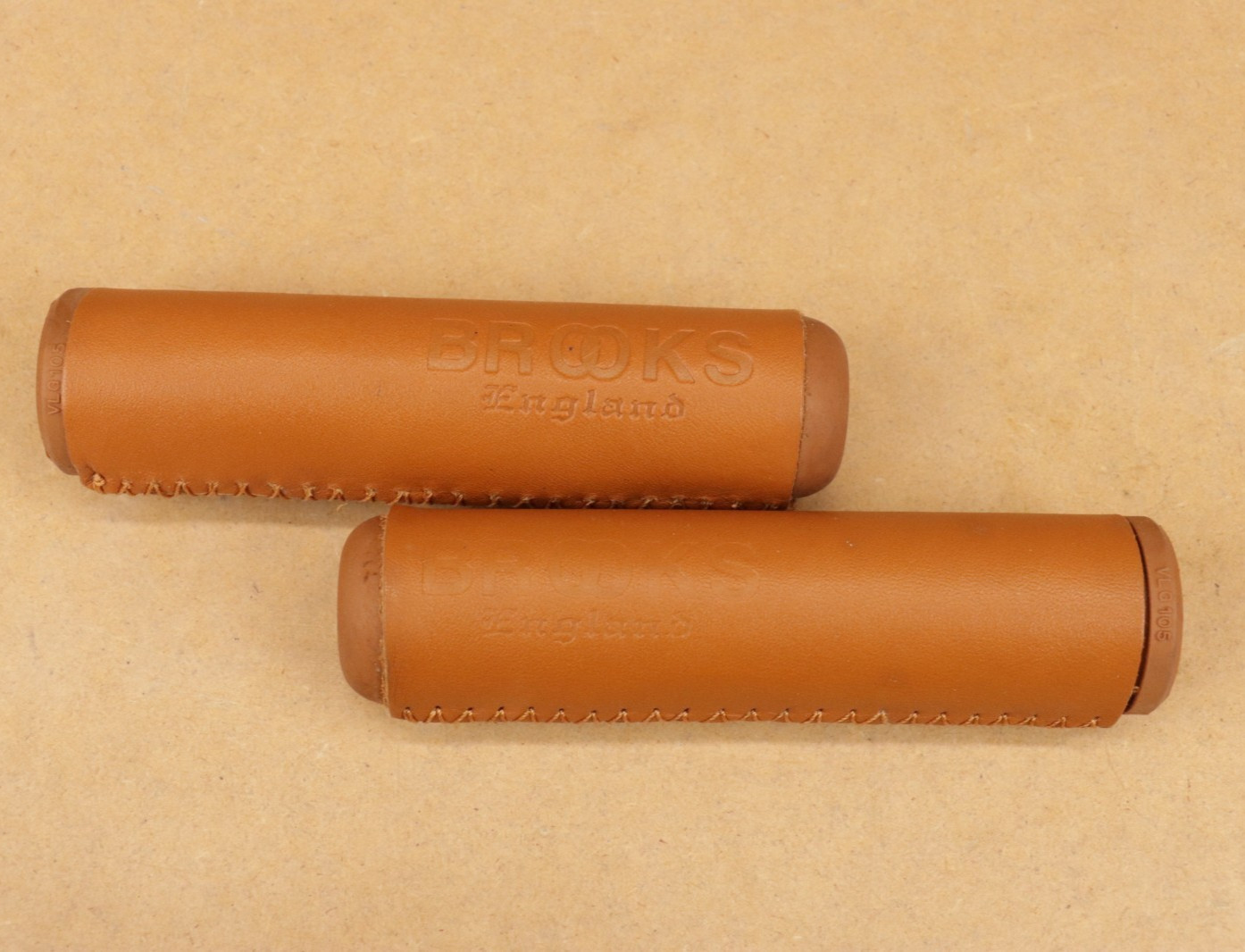 Brooks Natural Leather Covered Rubber Grips VLG105 – Honey, Vintage