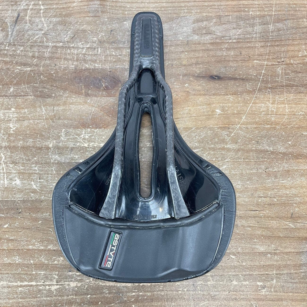 Astute Pilargo Star Carbonio 7x9mm Carbon Rails 145mm Road Bike Saddle