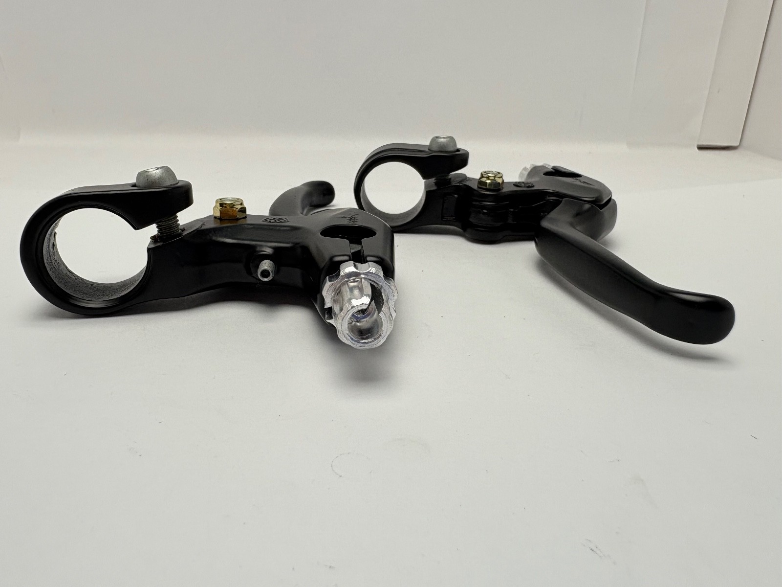 New Pair of Bicycle V-Brake Brake Levers Black Alloy Left and Right