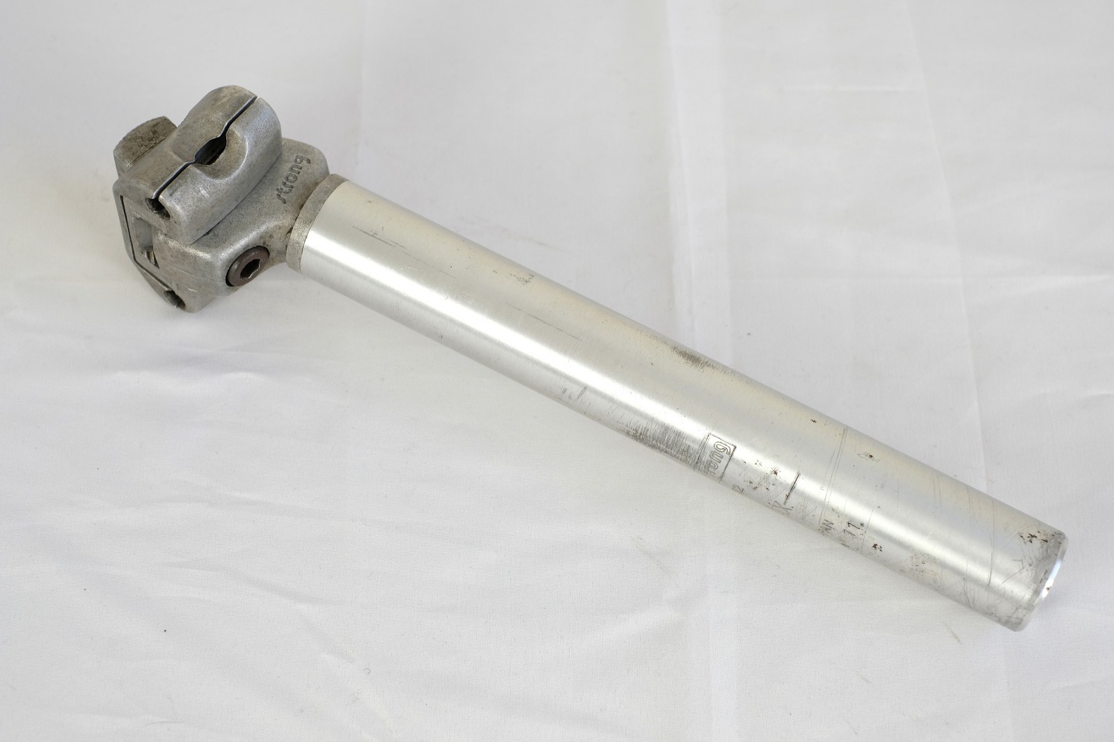 Vintage Strong 27.2 x 230 mm Seatpost