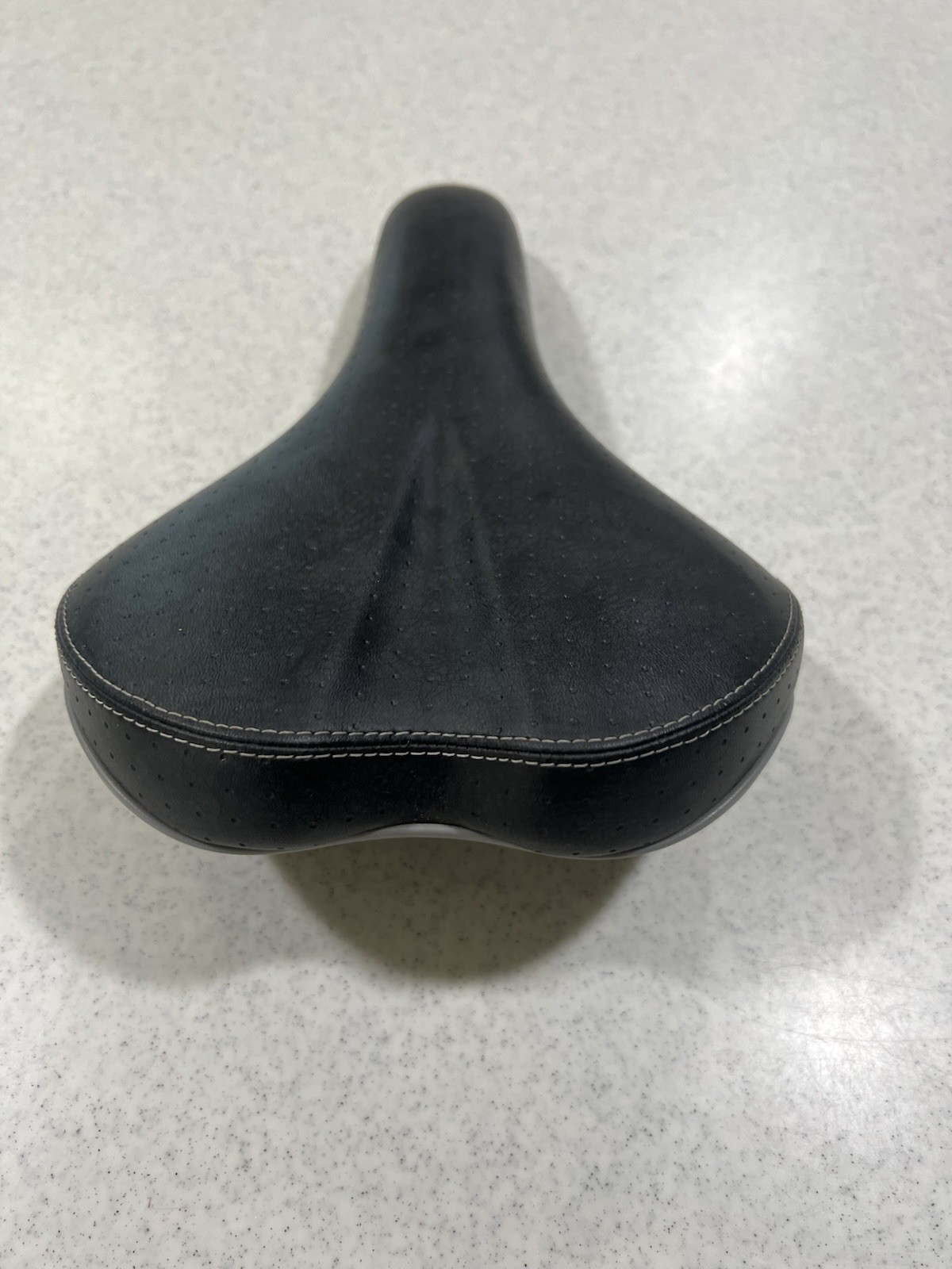 CHARGE BLACK ROAD BICYCLE SADDLE/SEAT