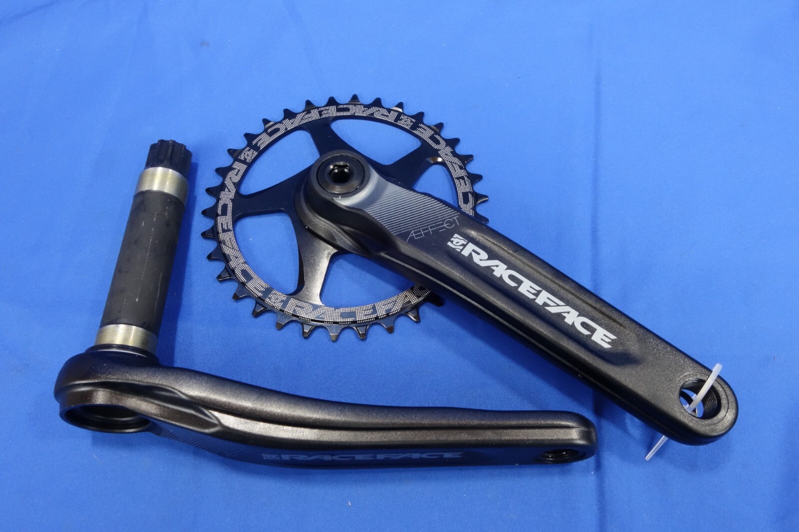 New Race Face Aeffect Crankset, Cinch, Boost, 24mm Spindle – 175mm -34t N/W Ring