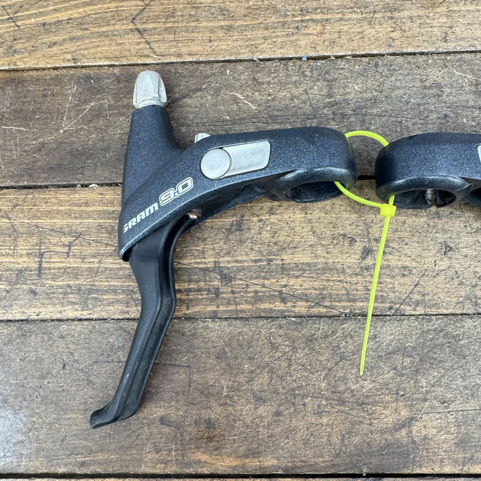 Vintage SRAM 9.0 Brake Levers Pair Black Flat Bar 90s MTB MOuntain