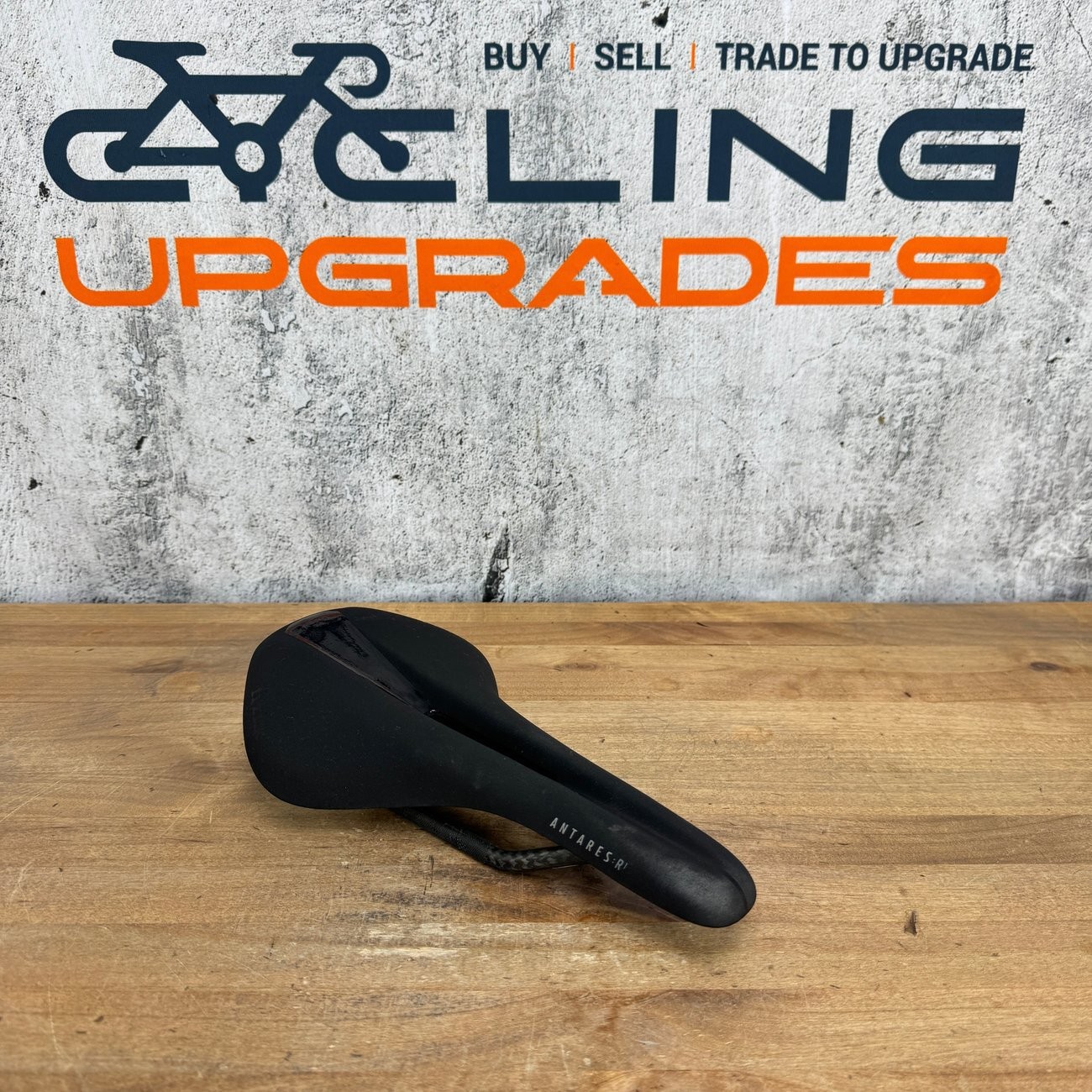 Fizik Antares R1 Open Regular 141mm 7x9mm Carbon Rails Bike Saddle 188g